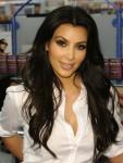Kim Kardashian podporuje rakovinu prsu vůní z limitované edice