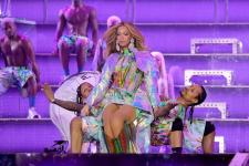 W co się ubrać na renesansową trasę koncertową Beyoncé na podstawie jej strojów
