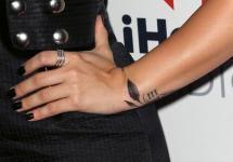 Tukaj je navdihujoč pomen za nekaterimi najbolj osupljivimi tetovažami Demi Lovato