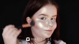 Bu Kız Tüm Yüzünü Sadece Fosforlu Kalem Kullanarak Makyaj Yaptı ve Sonuçlar Garip Bir Şekilde Şaşırtıcı