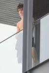 Shawn Mendes kandis oma hotelli rõdult fänne tervitades ainult aluspesu